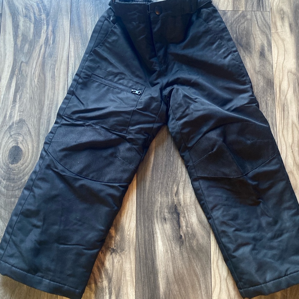 Kids unisex snow pants size 4/5, black